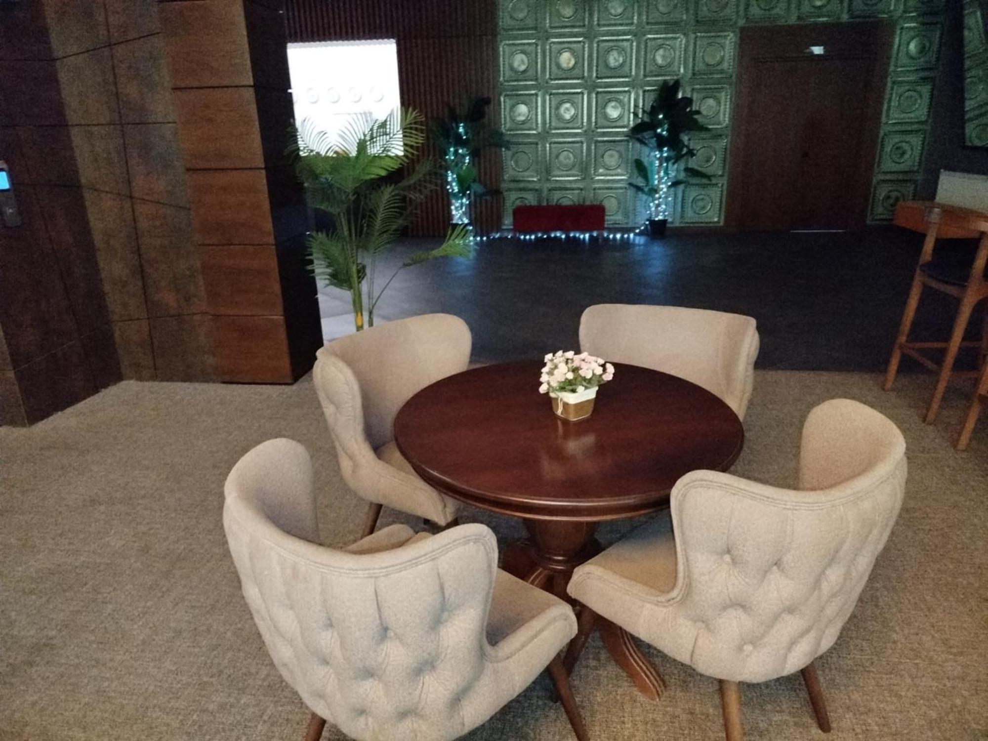 Green Tower Hotel Tbilisi Eksteriør bilde